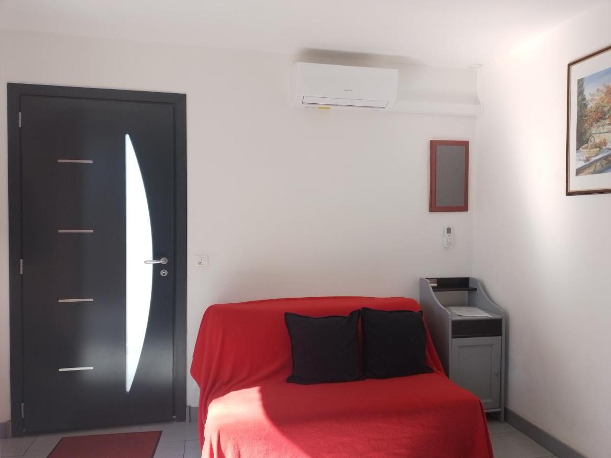 Appartement Le Romarin Mallemort Bagian luar foto