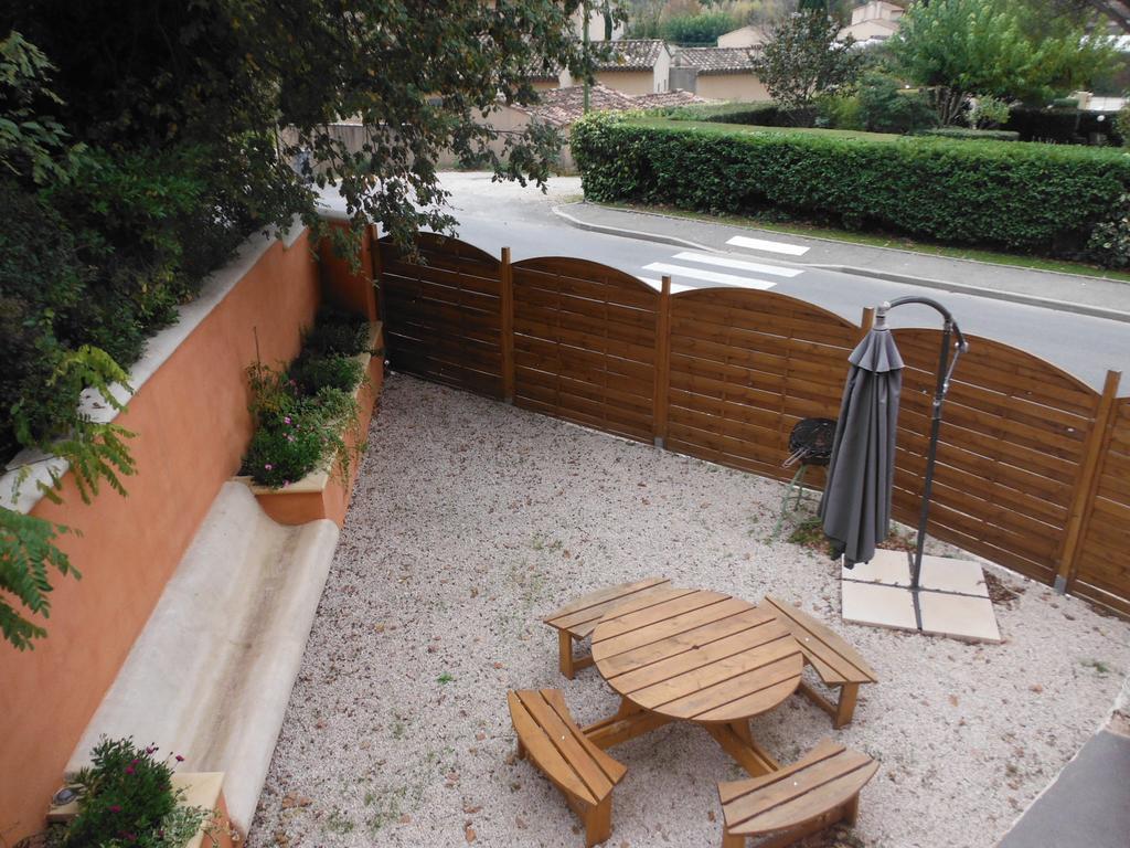Appartement Le Romarin Mallemort Bagian luar foto