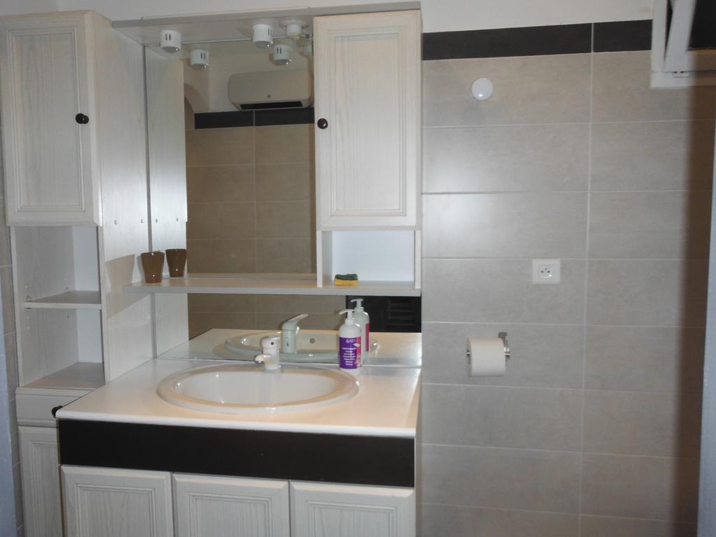 Appartement Le Romarin Mallemort Bagian luar foto