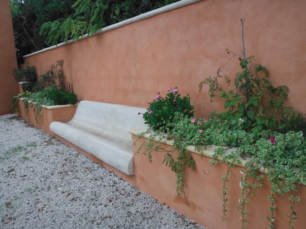 Appartement Le Romarin Mallemort Bagian luar foto