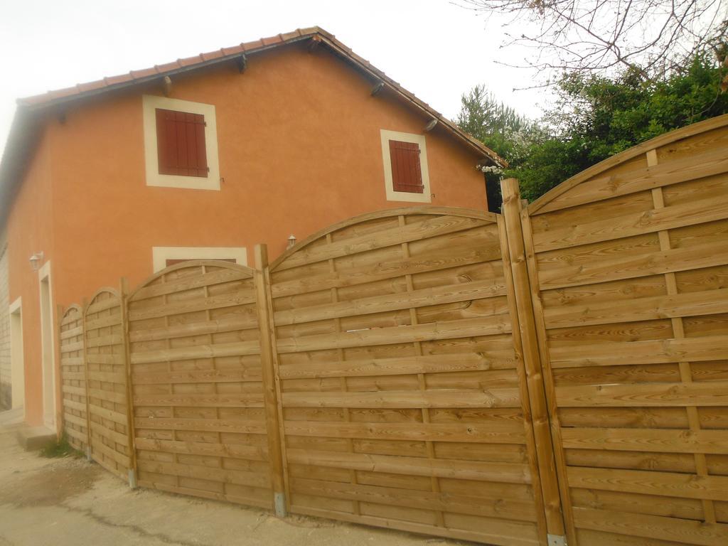 Appartement Le Romarin Mallemort Bagian luar foto